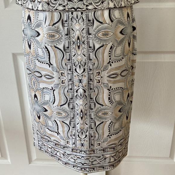 White House-Black Market Skirt Set-Skirt is sz 4, top is sz 0. Beautiful pieces. - Picture 3 of 16